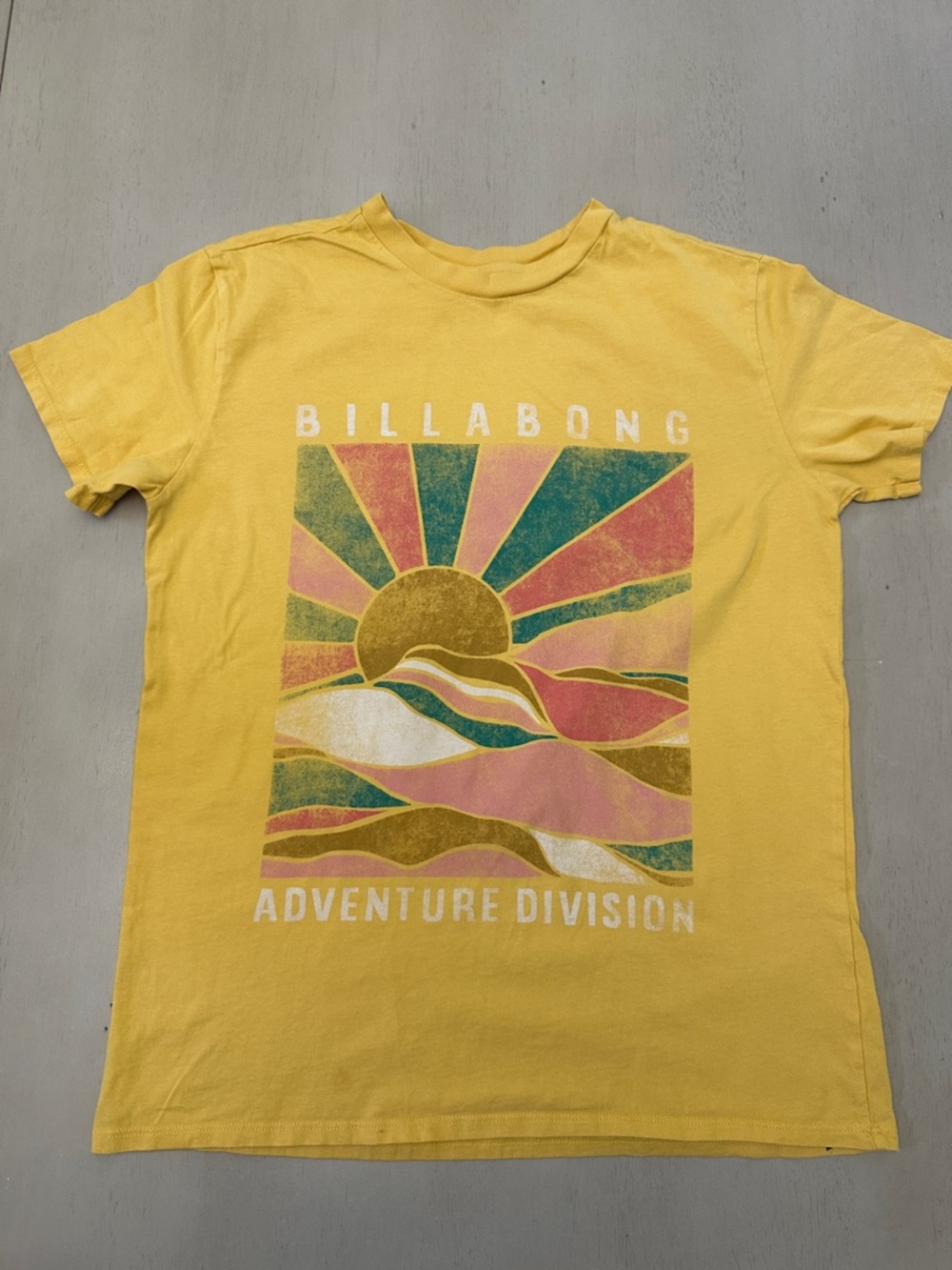 Billabong woman’s t-shirt - small - excellent condition